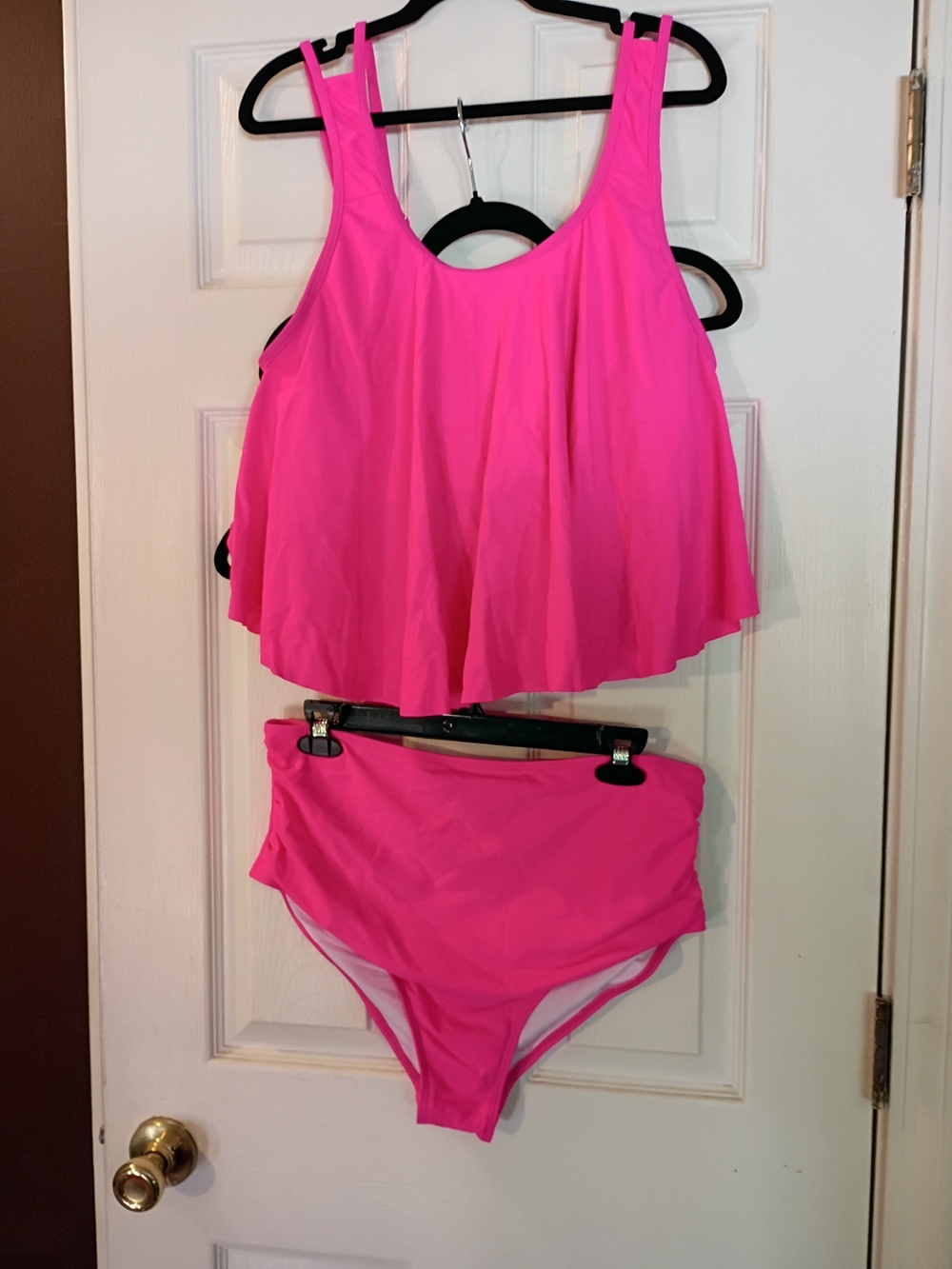 Size 2X Bright Pink Two-Piece Flounce Tankini Set